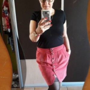 trazis drustvo dame,iskusne,pohotne i diskretne