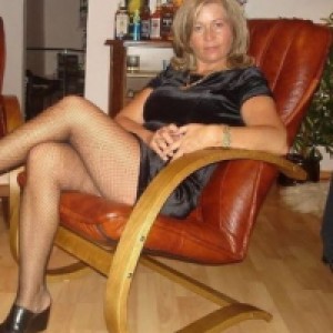 bujnih grudi i cupave mace trazim vrucu avanturu