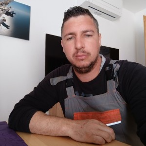 Trazim ozbiljnu djevojku molim samo ozbiljne ponude