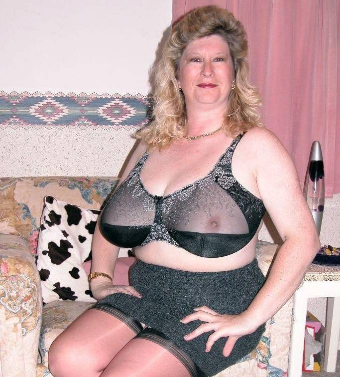 POSALJI MI SMS ILI NAZOVI NA 064666669 DA RAZMJENIMO BROJ!