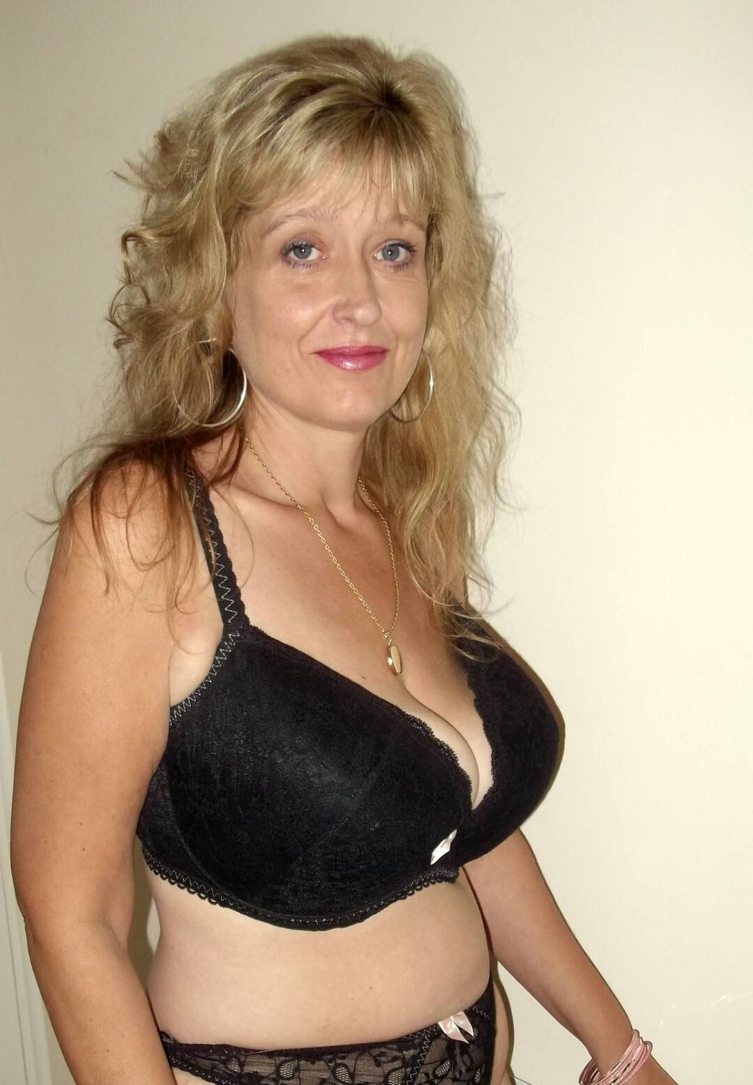 BRZI SPOJ EMINA ZAPREŠIĆ ZOVI 064-654-654 ŠALJI SMS vidi opis