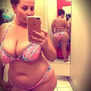 BRZI SUSRET SA DAMOM IZ TVOG GRADA - NAZOVI ILI POSALJI SMS!