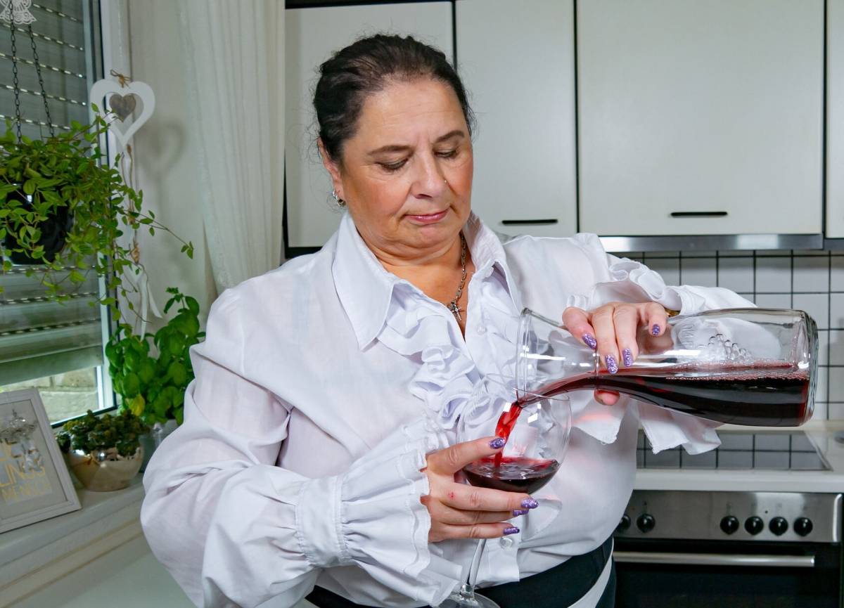 JANA SAMOBOR ZOVI 064 654-654 ŠALJI SMS vidi opis