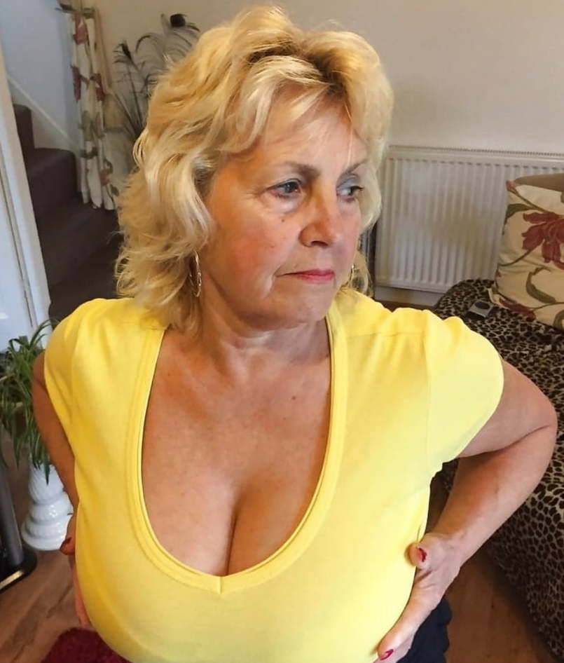 JEFTIN CHAT ANTONELA BISTRICA ZOVI 064-654-654 ŠALJI SMS vidi opis