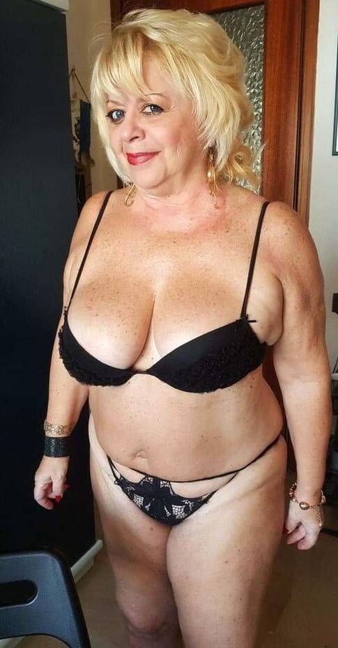 NAJJEFTINIJI CHAT MARTA KRAPINA ZOVI 064654654 ŠALJI SMS vidi opis