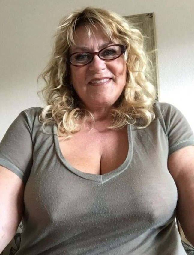 NAJJEFTINIJI CHAT SANJA POŽEGA ZOVI 064-605.500 ŠALJI SMS vidi opis