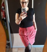 trazis drustvo dame,iskusne,pohotne i diskretne
